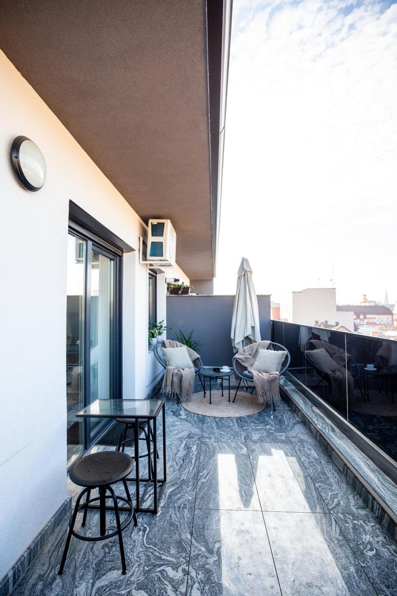 Unique City View Apartment Balcony & Parking Space Kluż-Napoka Zewnętrze zdjęcie